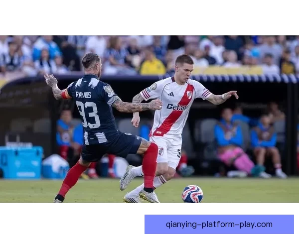 重逢旧爱徒 德米主动拥抱昔日河床弟子马斯坦托诺备战皇马之战